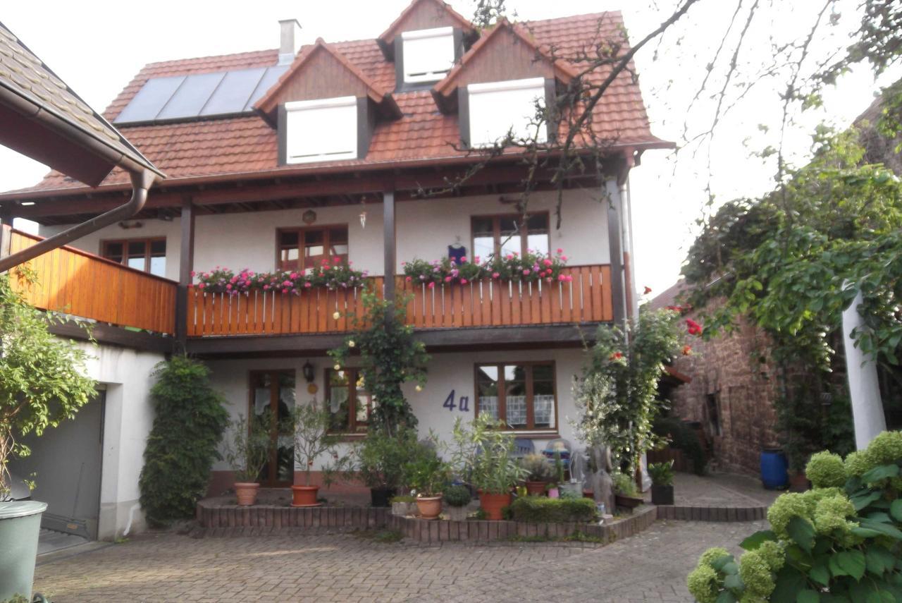 Galerie Ueber Den Gaerten Herbolzheim Extérieur photo